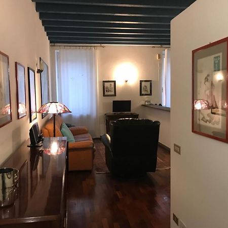 Gatto Bianco Bergamo 9 Apartment Bagian luar foto