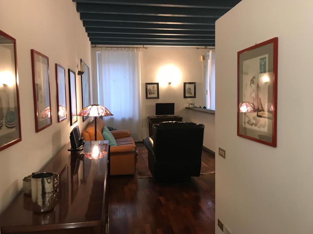 Gatto Bianco Bergamo 9 Apartment Bagian luar foto